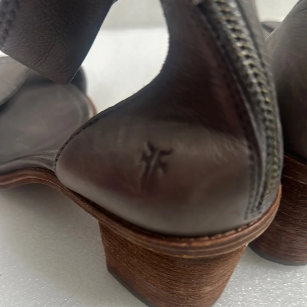 Frye brielle Elegant Gray Leather Women's Sandals size 10 comfortable